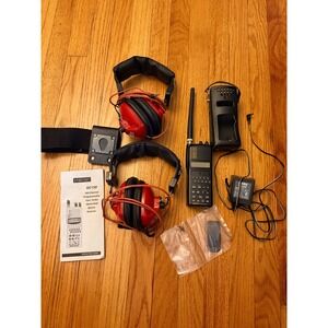 Uniden Bearcat Racing Electronics SC150 Nascar F1 Scanner Dual Headse w/ Bag